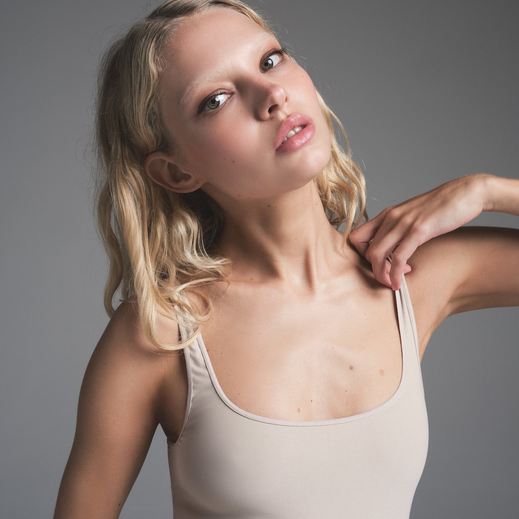 SOFT SMOOTHING SEAMLESS CATSUIT | STONE
