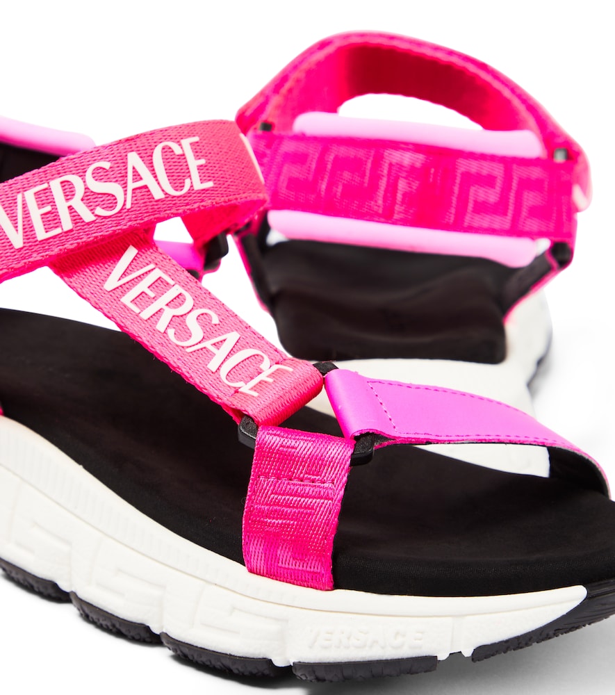 Logo Trigreca sandals