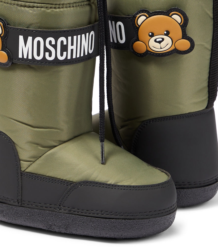 Logo snow boots