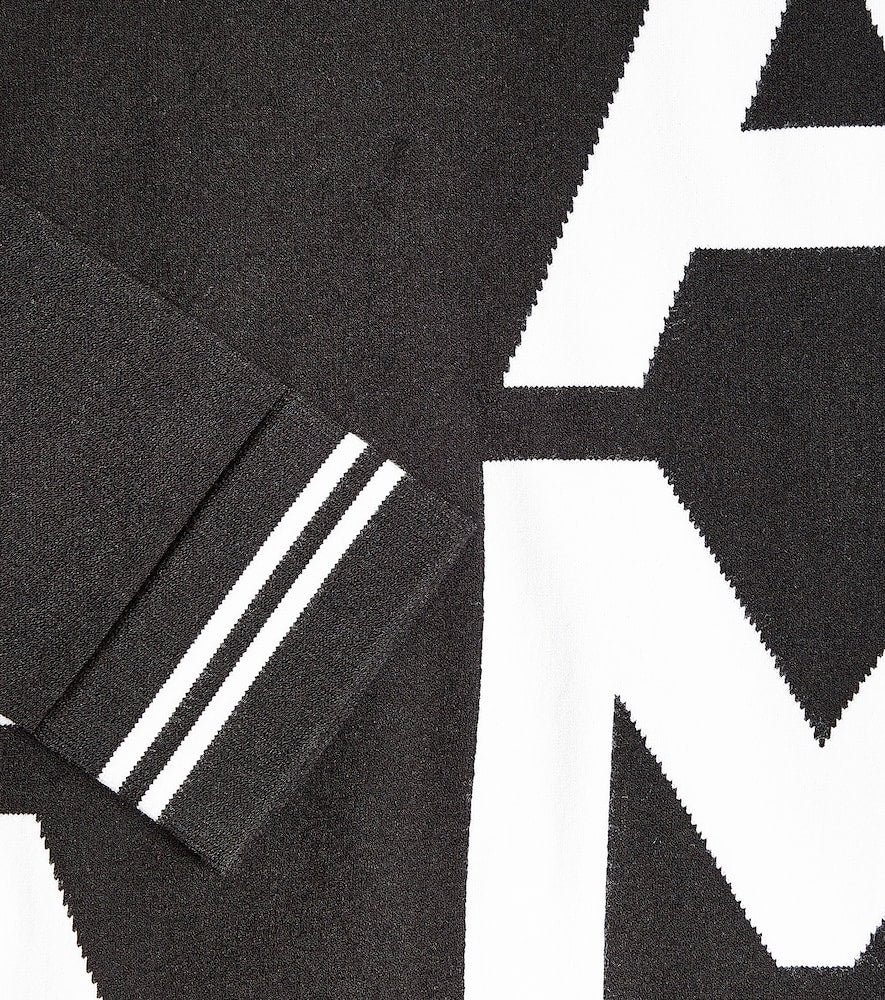 Logo sweater