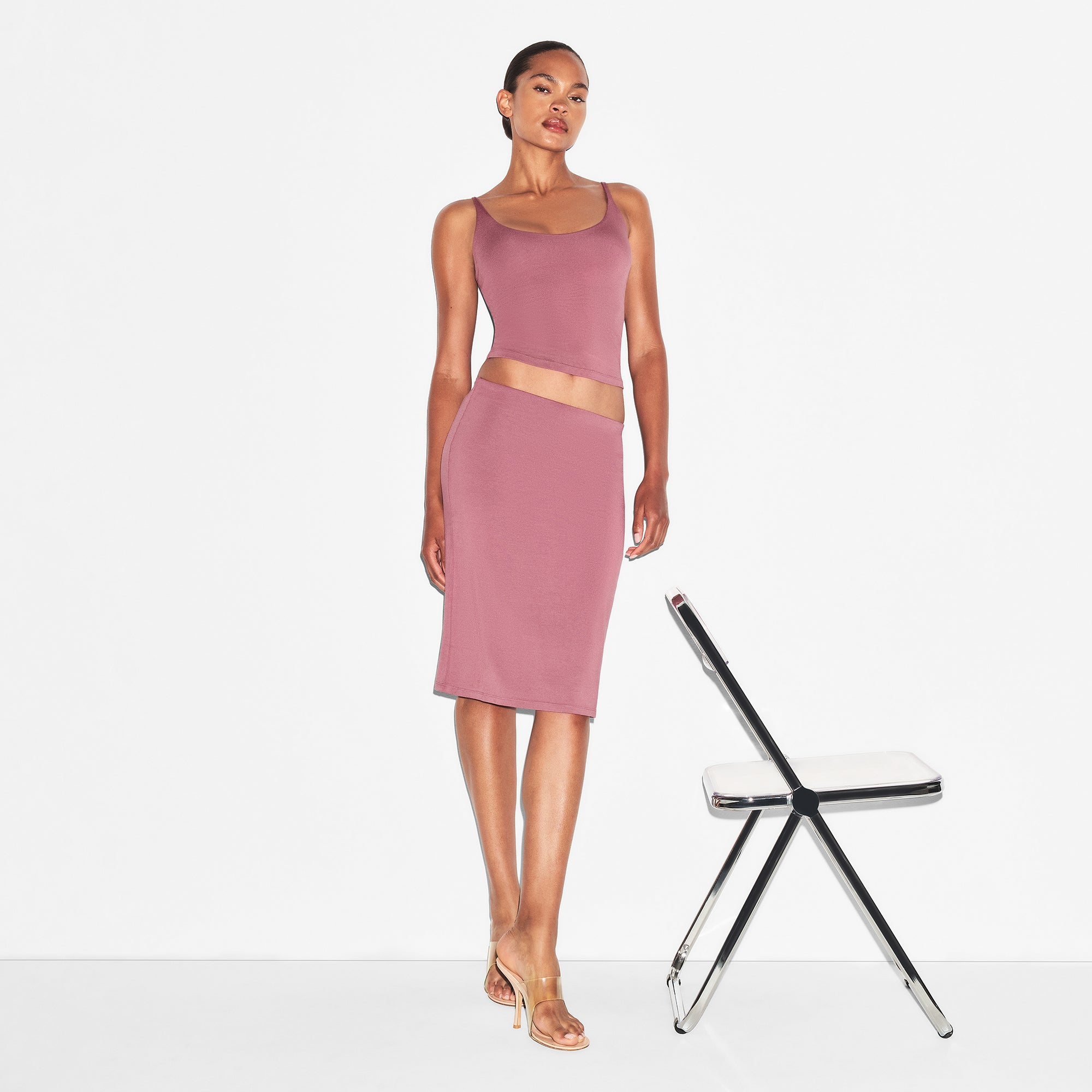 SMOOTH LAYERS MIDI SKIRT | REDWOOD