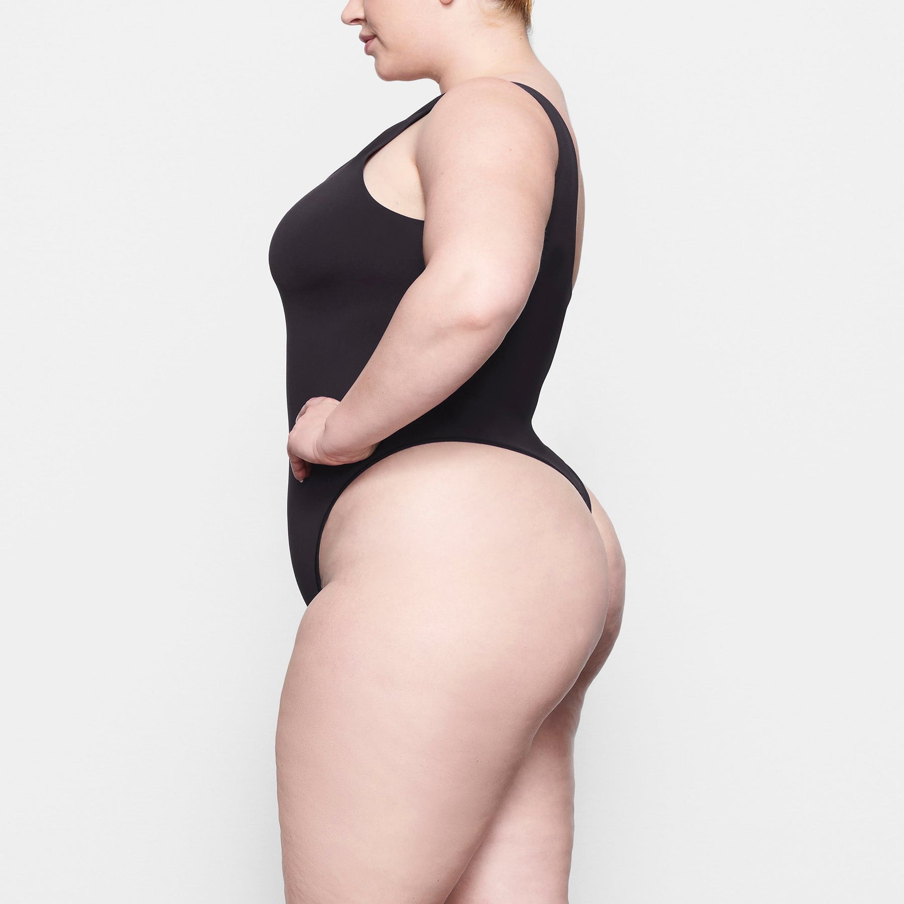 SOFT SMOOTHING SEAMLESS THONG BODYSUIT | ONYX