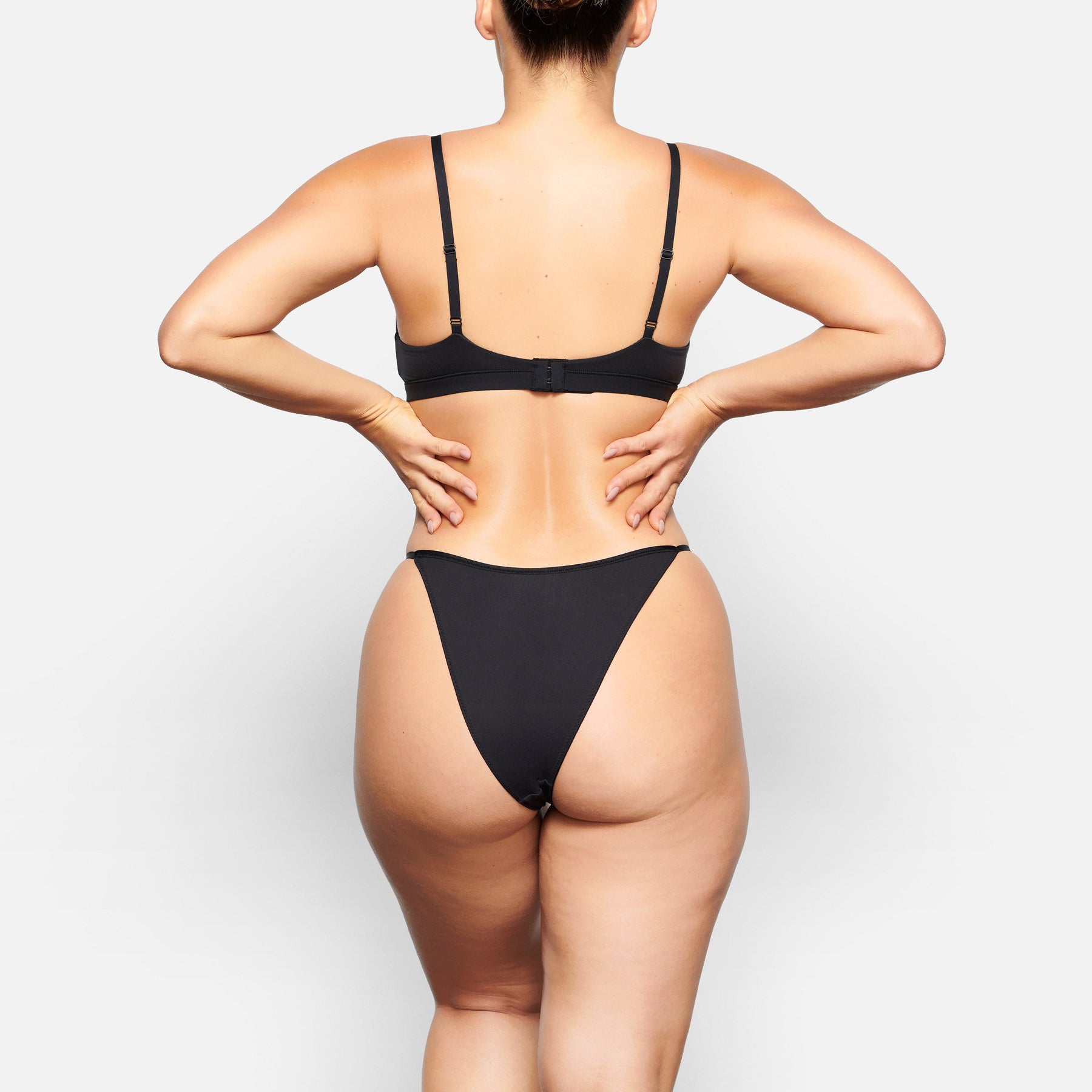 FITS EVERYBODY STRING BIKINI | ONYX
