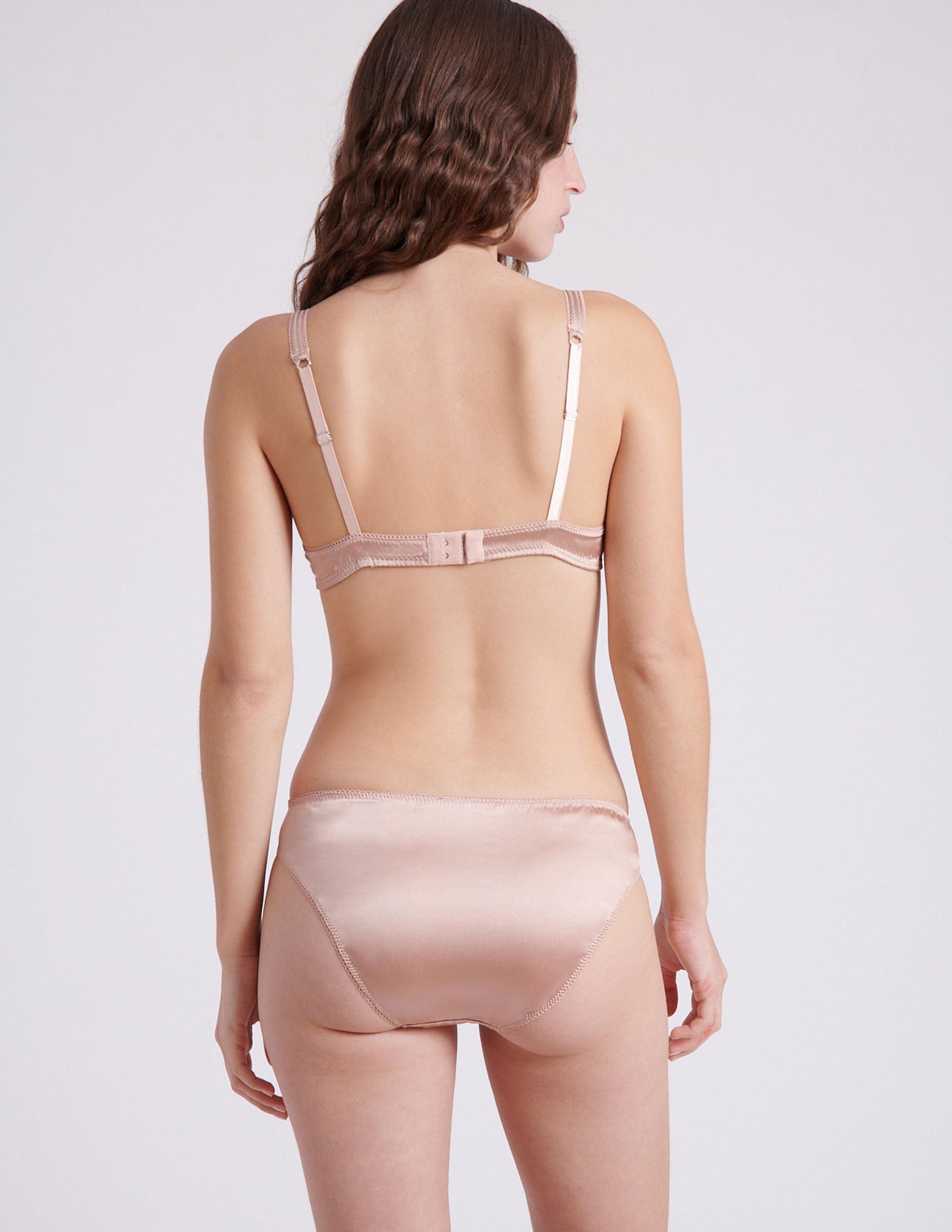 Gwyneth Panty Bare