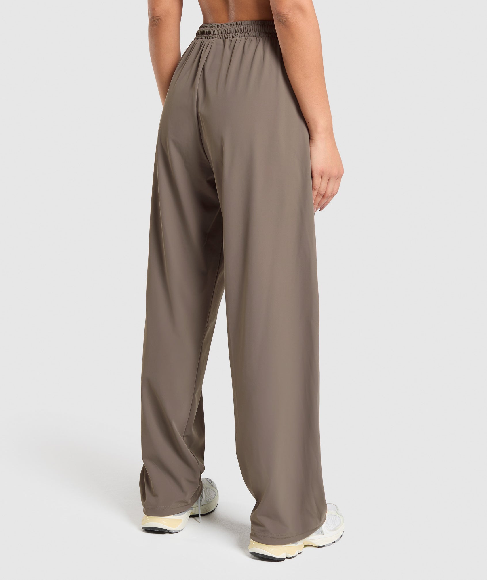 Gymshark Stitch Feature Woven Pants - Camo Brown