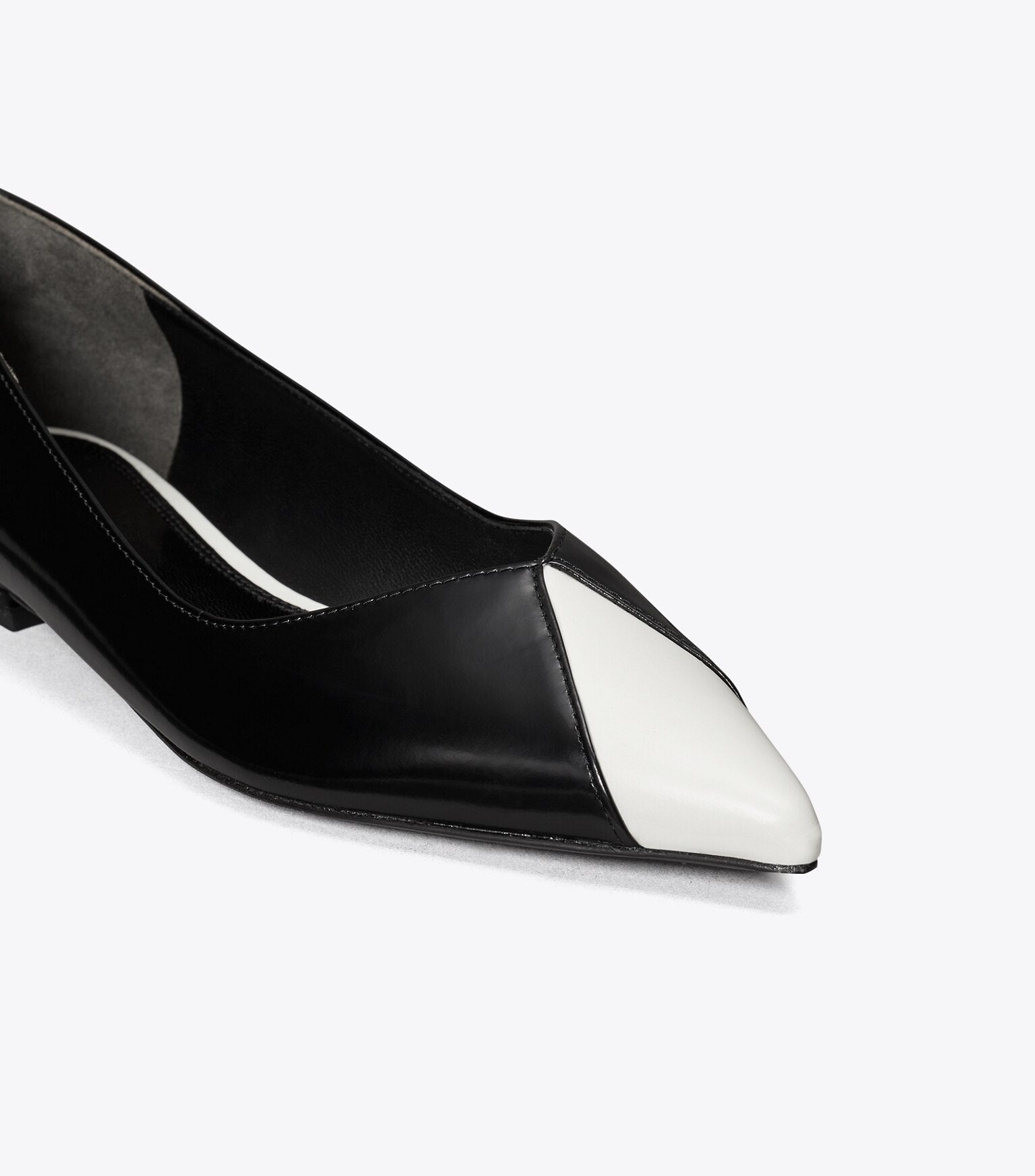 Triangle Pointed Flat