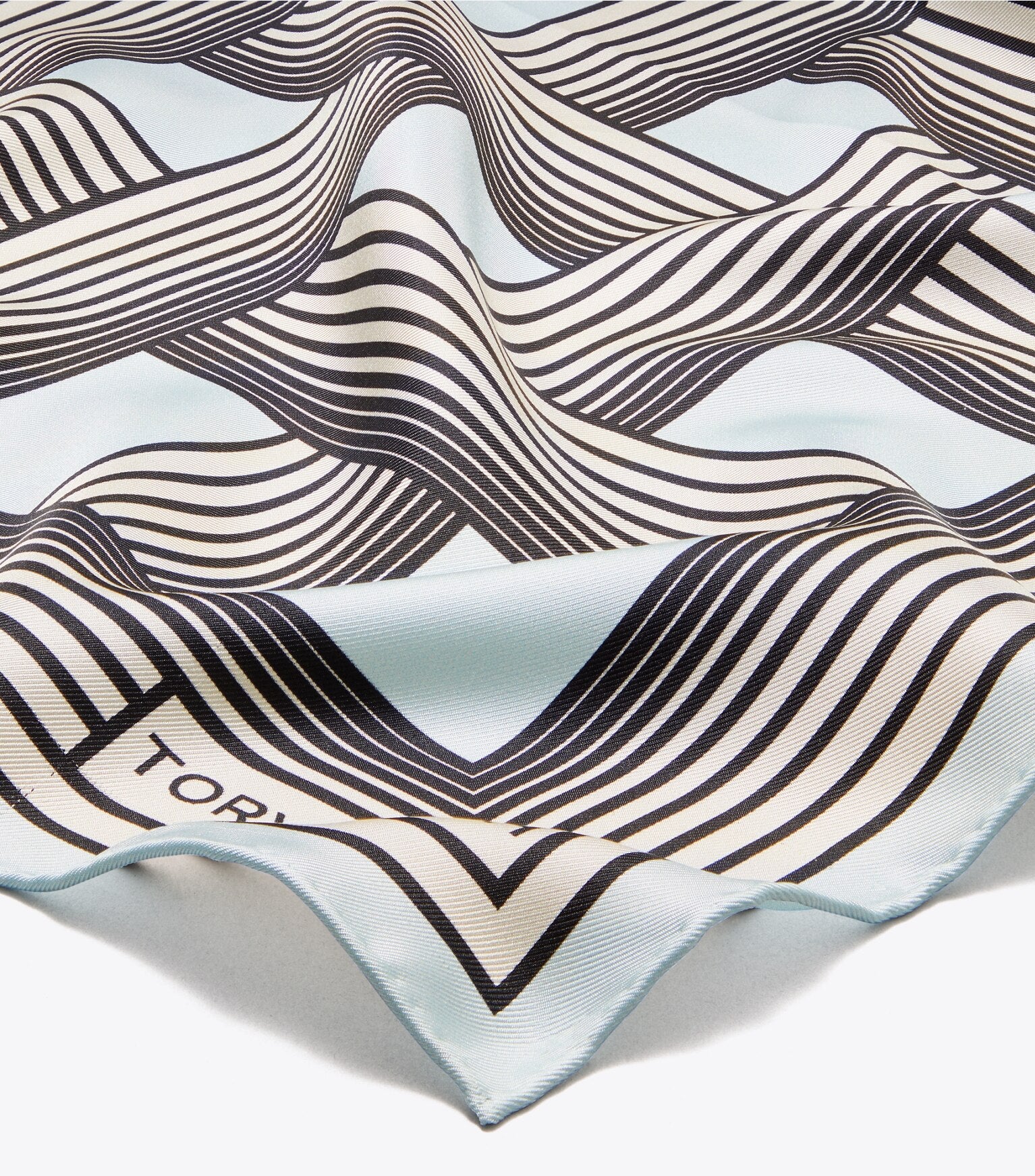 Gradual Stripe Neckerchief
