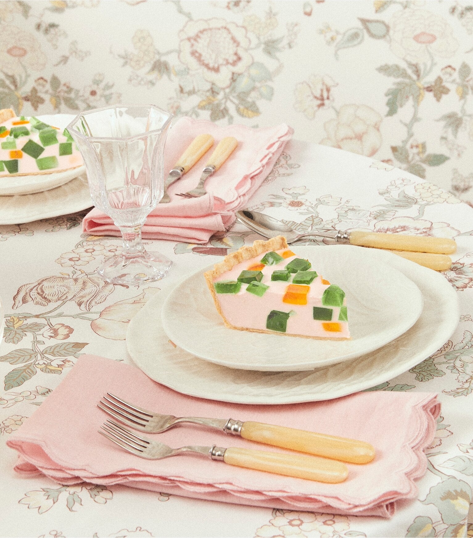 Scalloped Dinner Linen Napkin, Set of 6