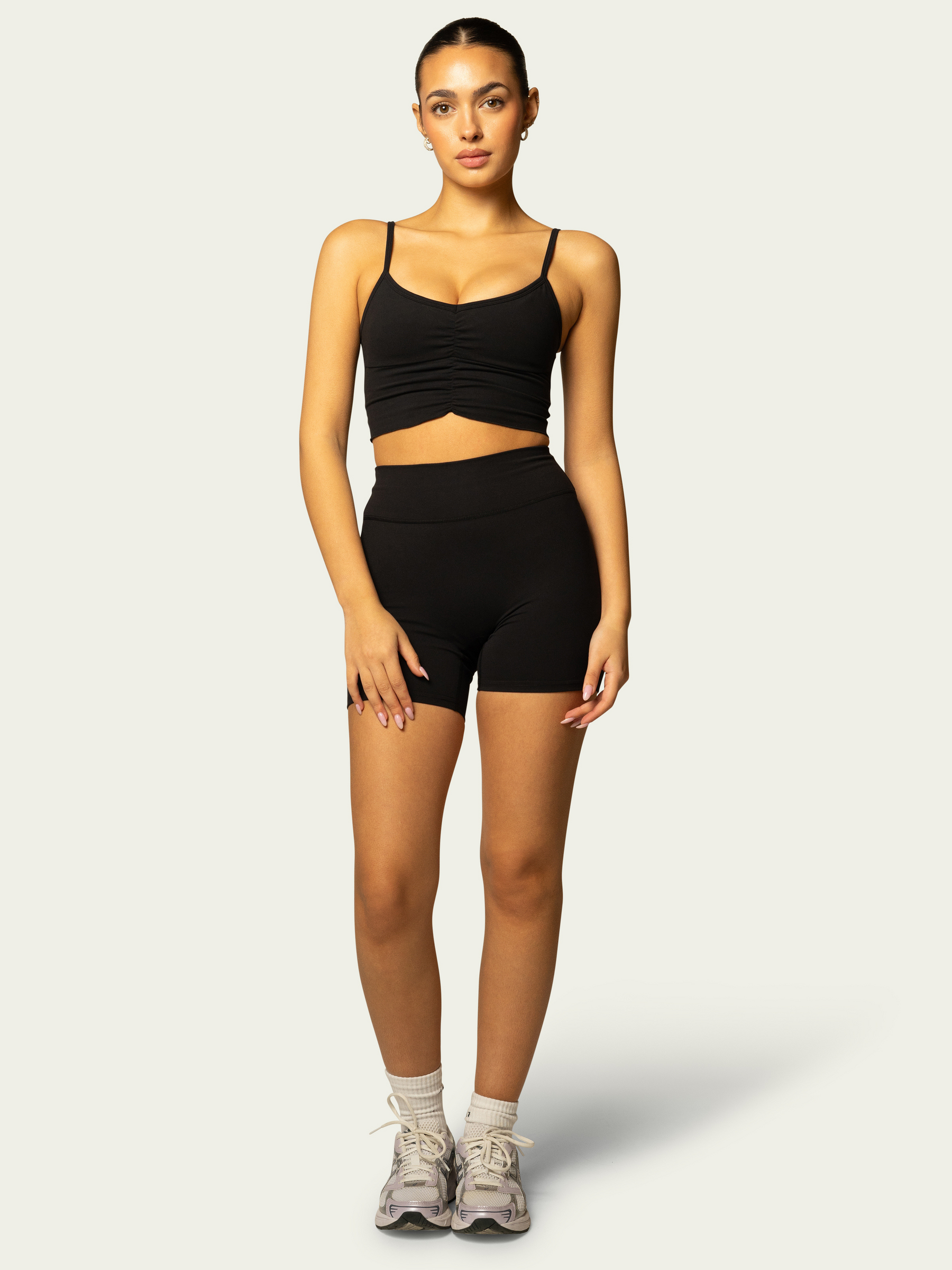 The Essentials Short / Black