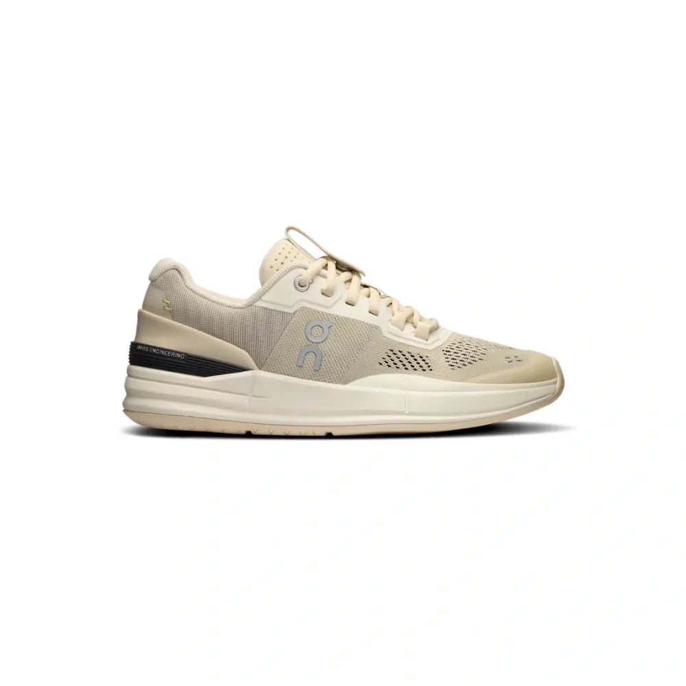On Running THE ROGER Pro Sand | Ivory