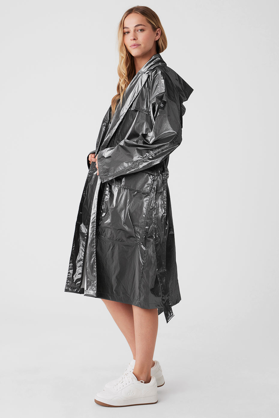 Metallic Break Line Trench