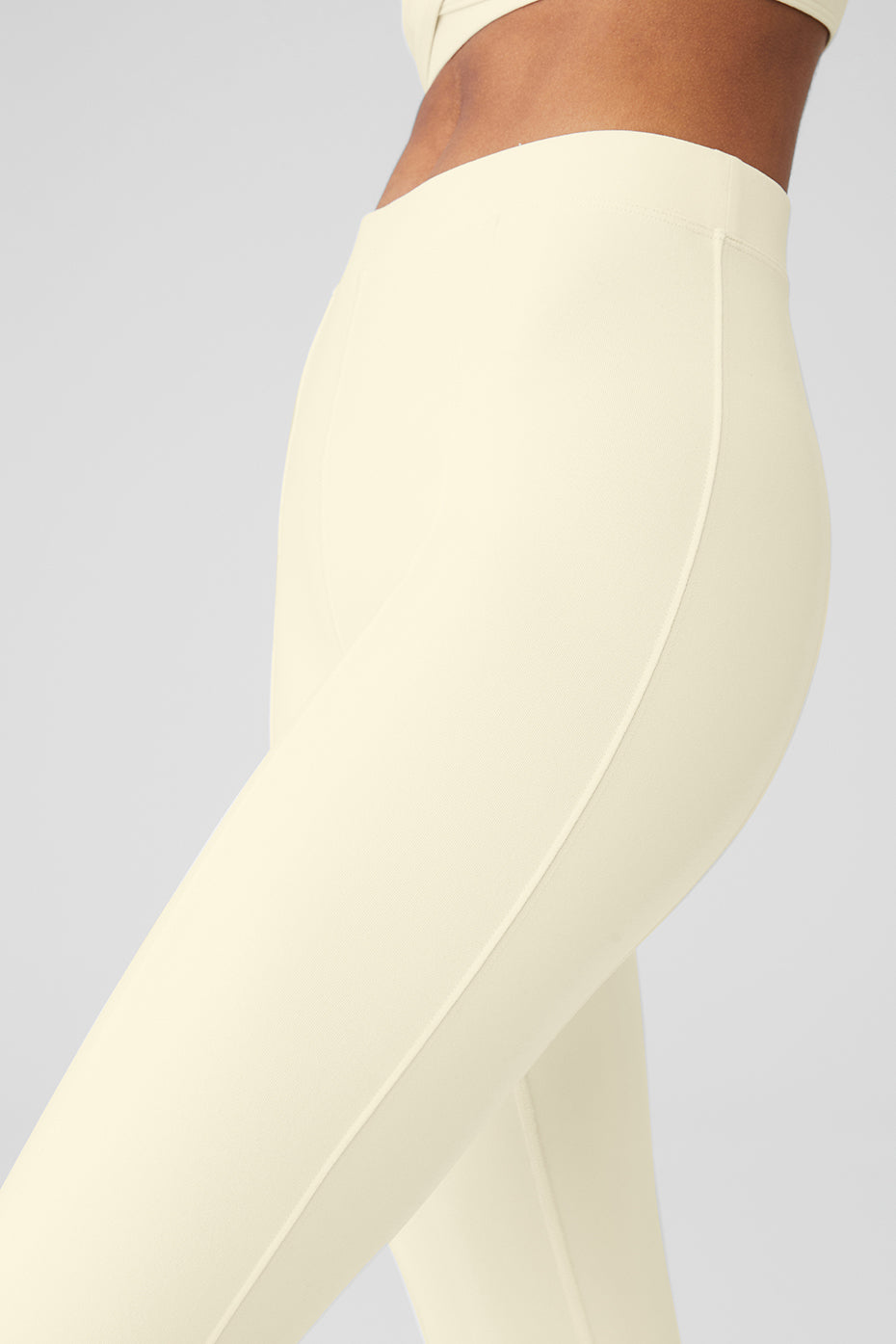 Close-up of the Airbrush High-Waist Enso Legging showing sleek design and elevated seam detailing.