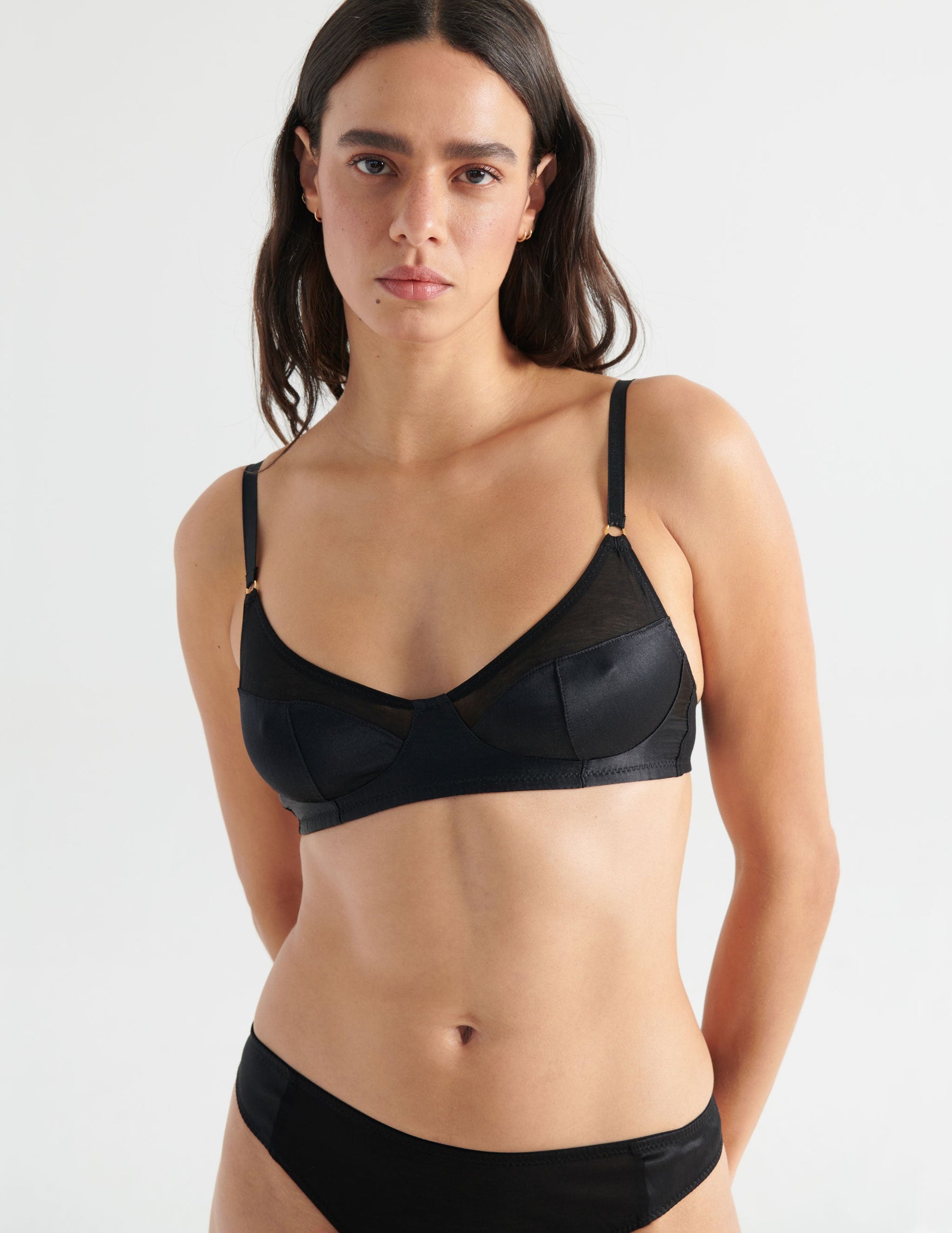 Maude Thong Black