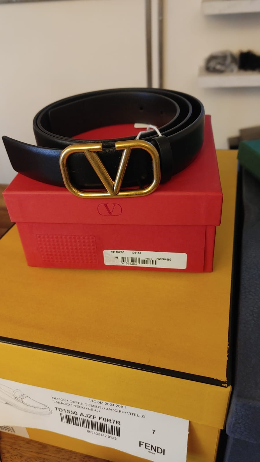 VLogo Signature Calfskin Belt