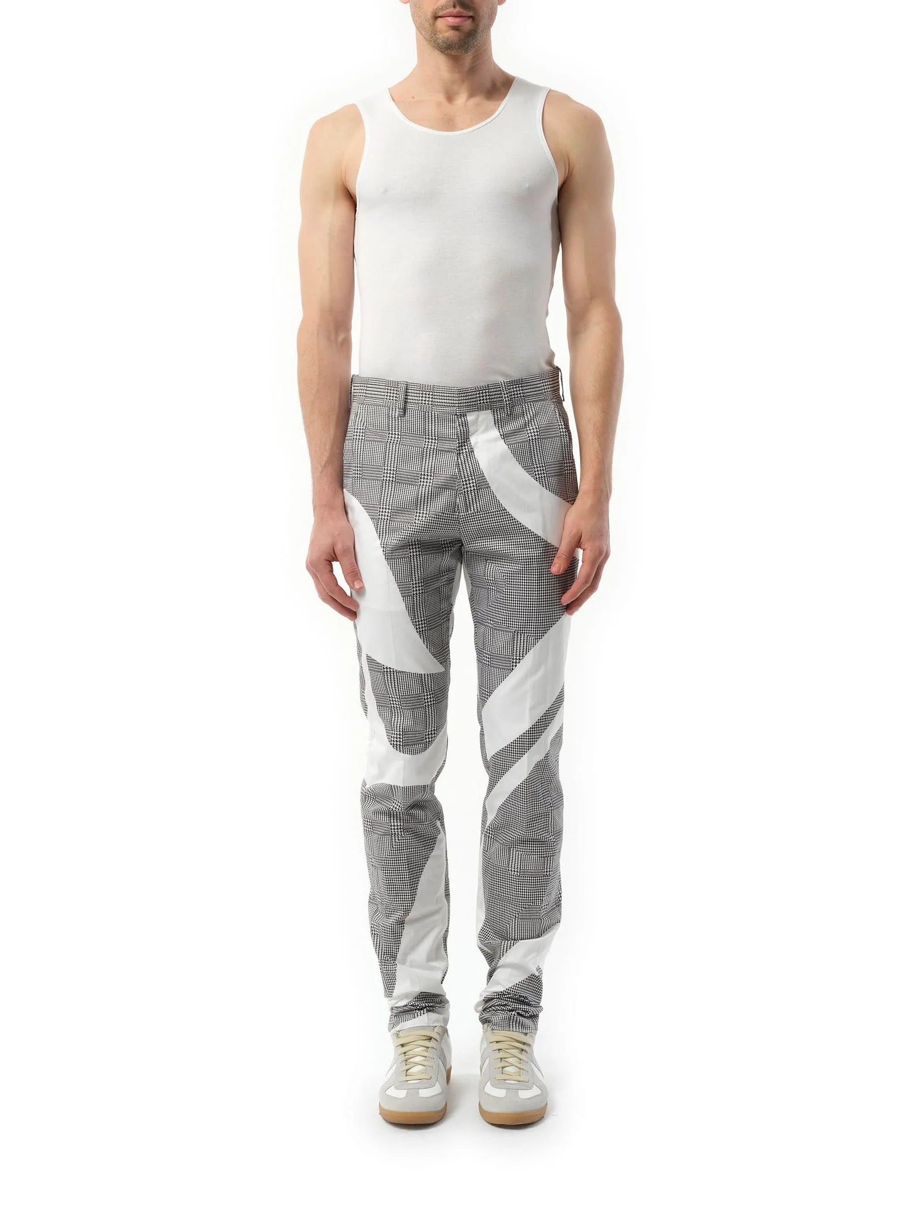 Pants in White/Black