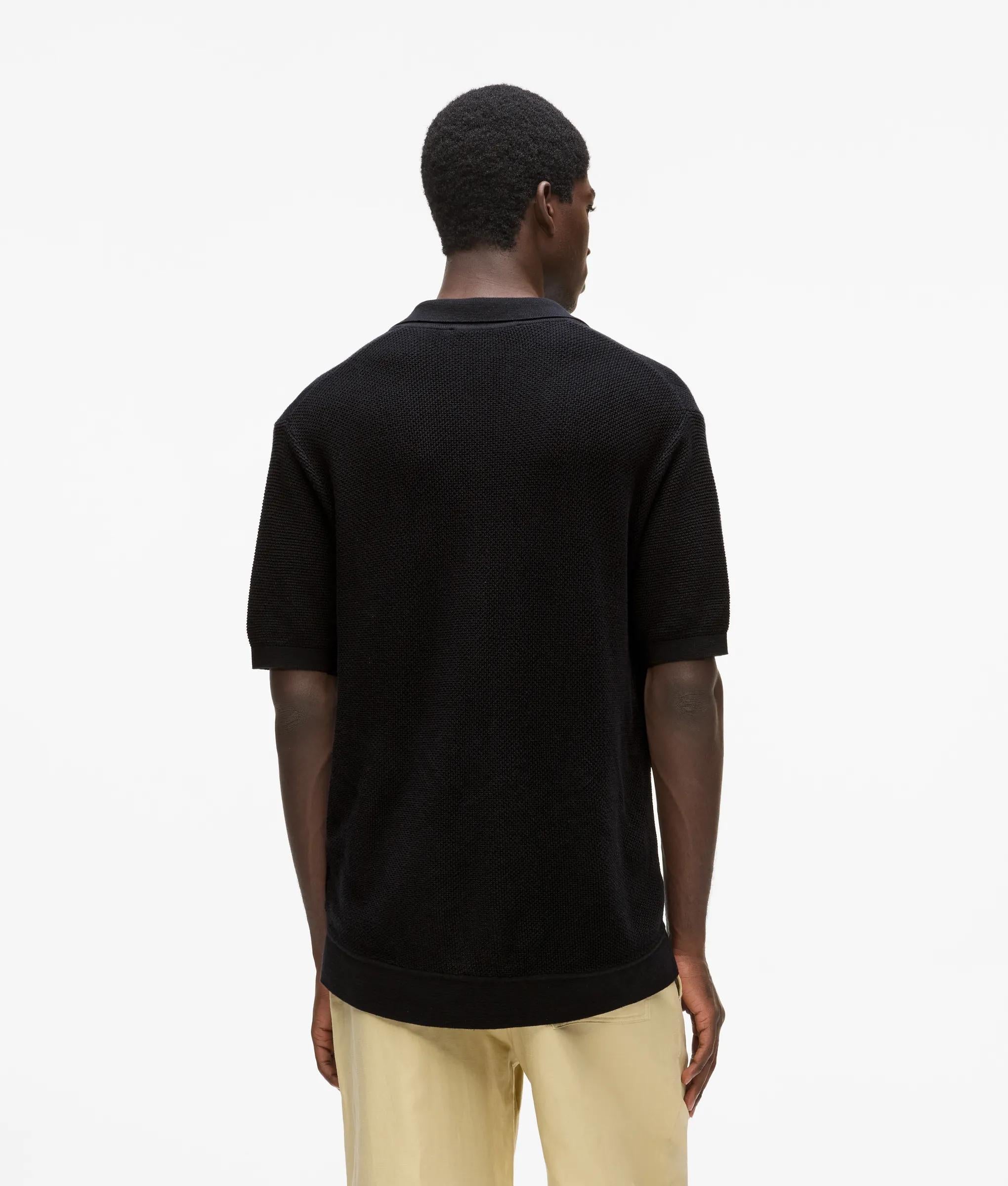 Short-sleeved knit polo shirt