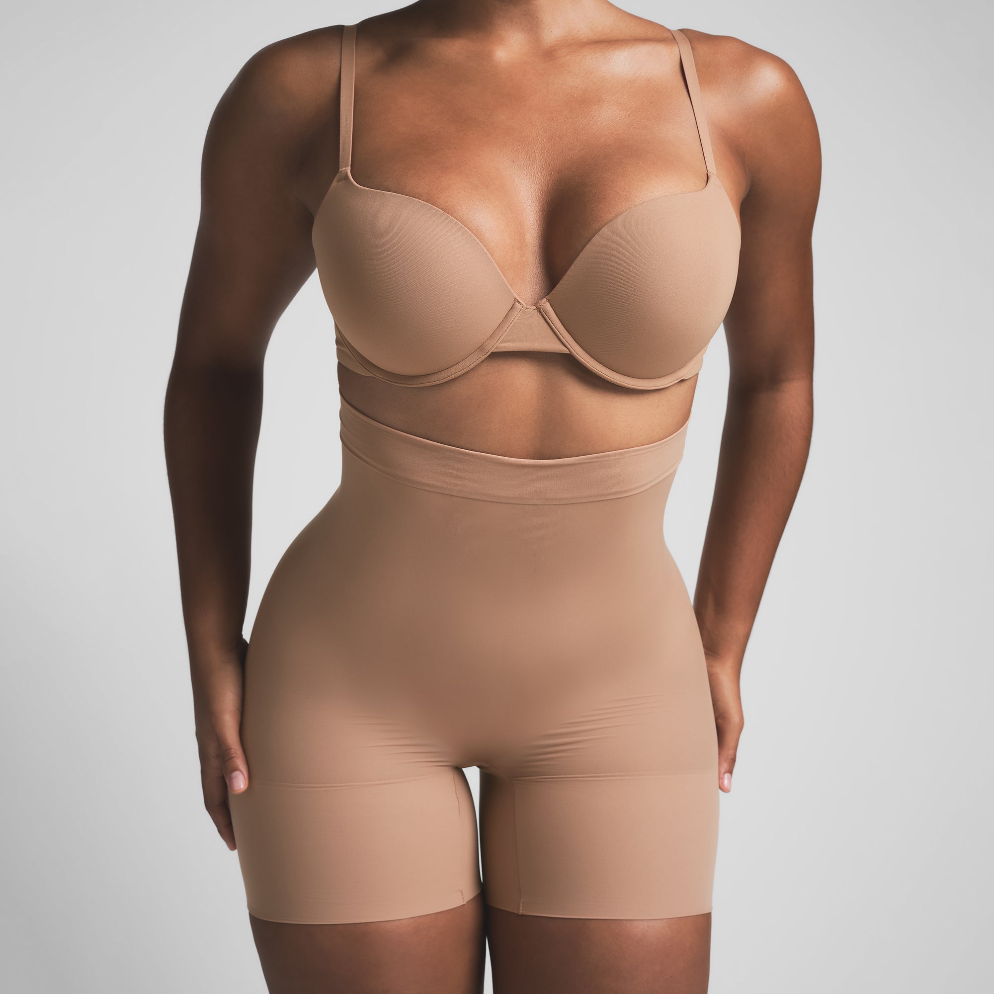 Sheer Seamless High-waisted Mid Thigh Short