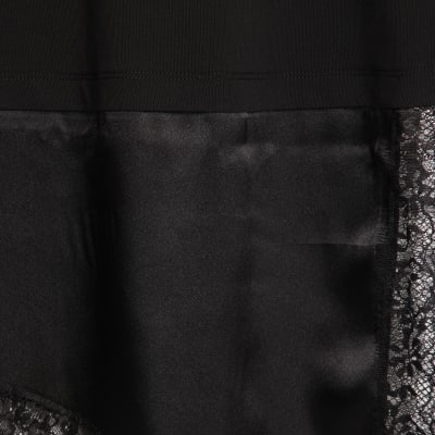 Black Lace Hem Aysmmetric T-Shirt