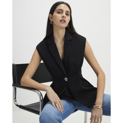 Black Sleeveless Cinched Waist Blazer