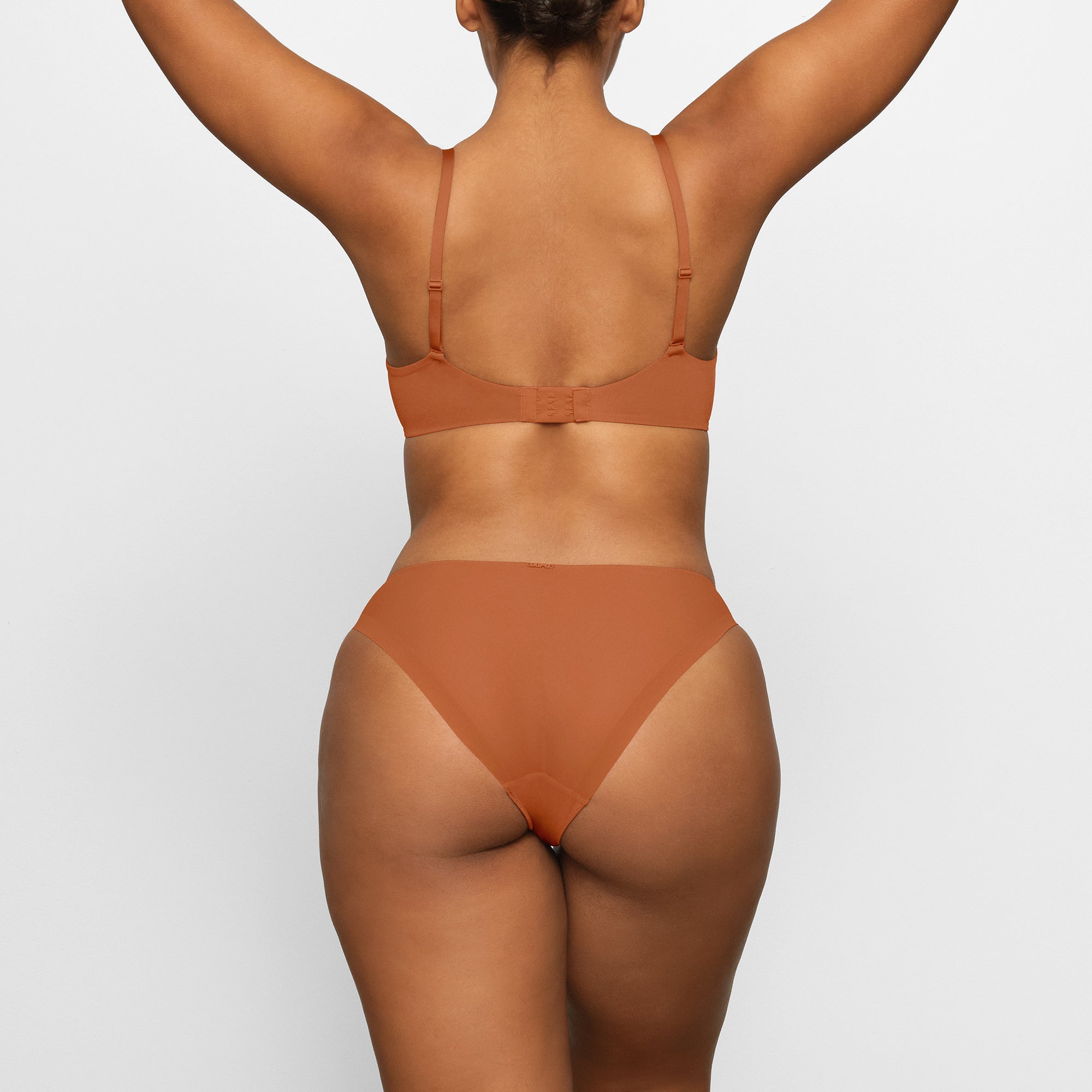 Weightless Scoop Bra — Part 1
