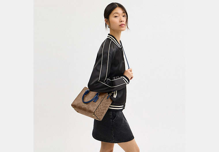 Maggie Small Tote Bag In Signature Canvas