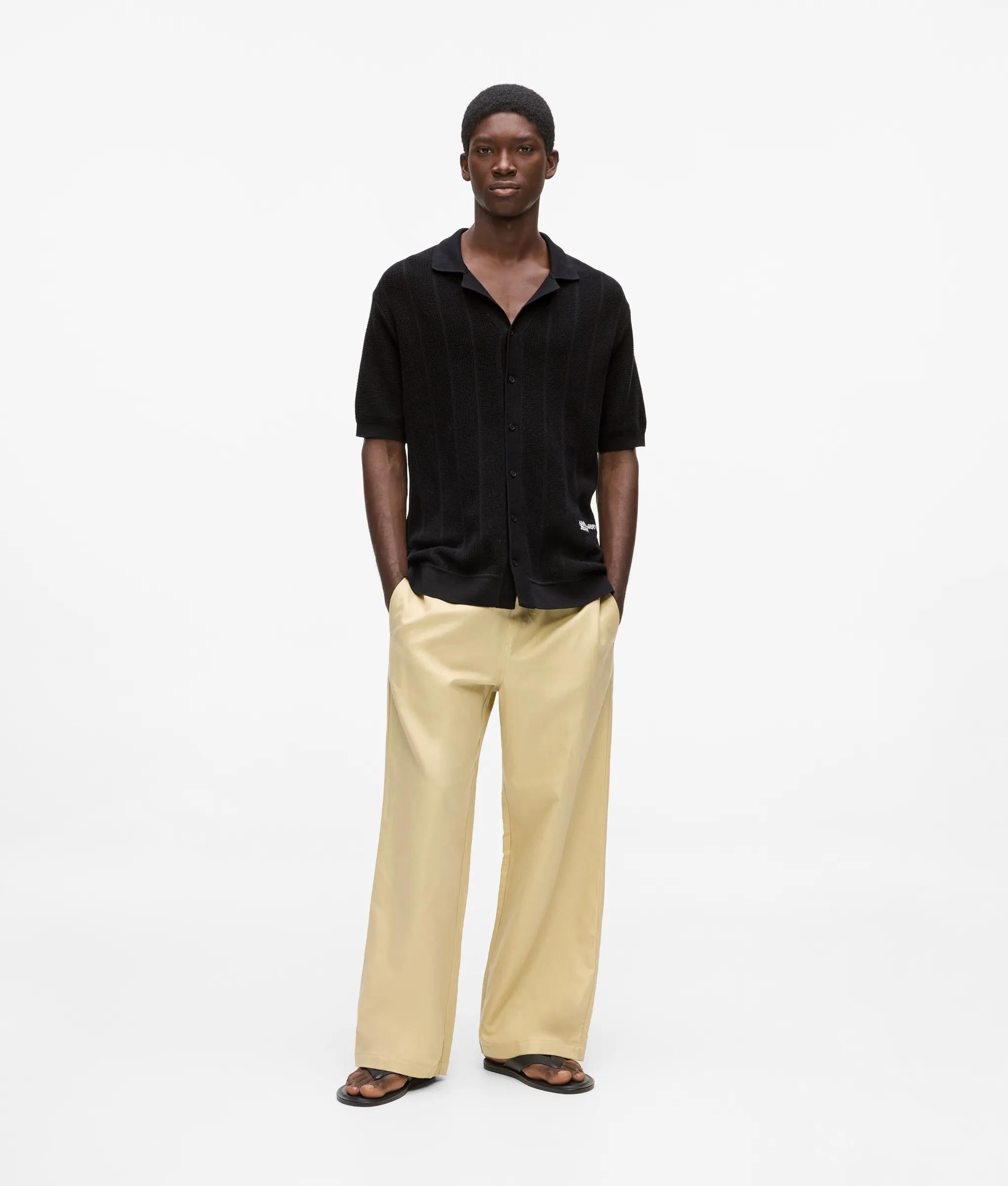 Short-sleeved knit polo shirt