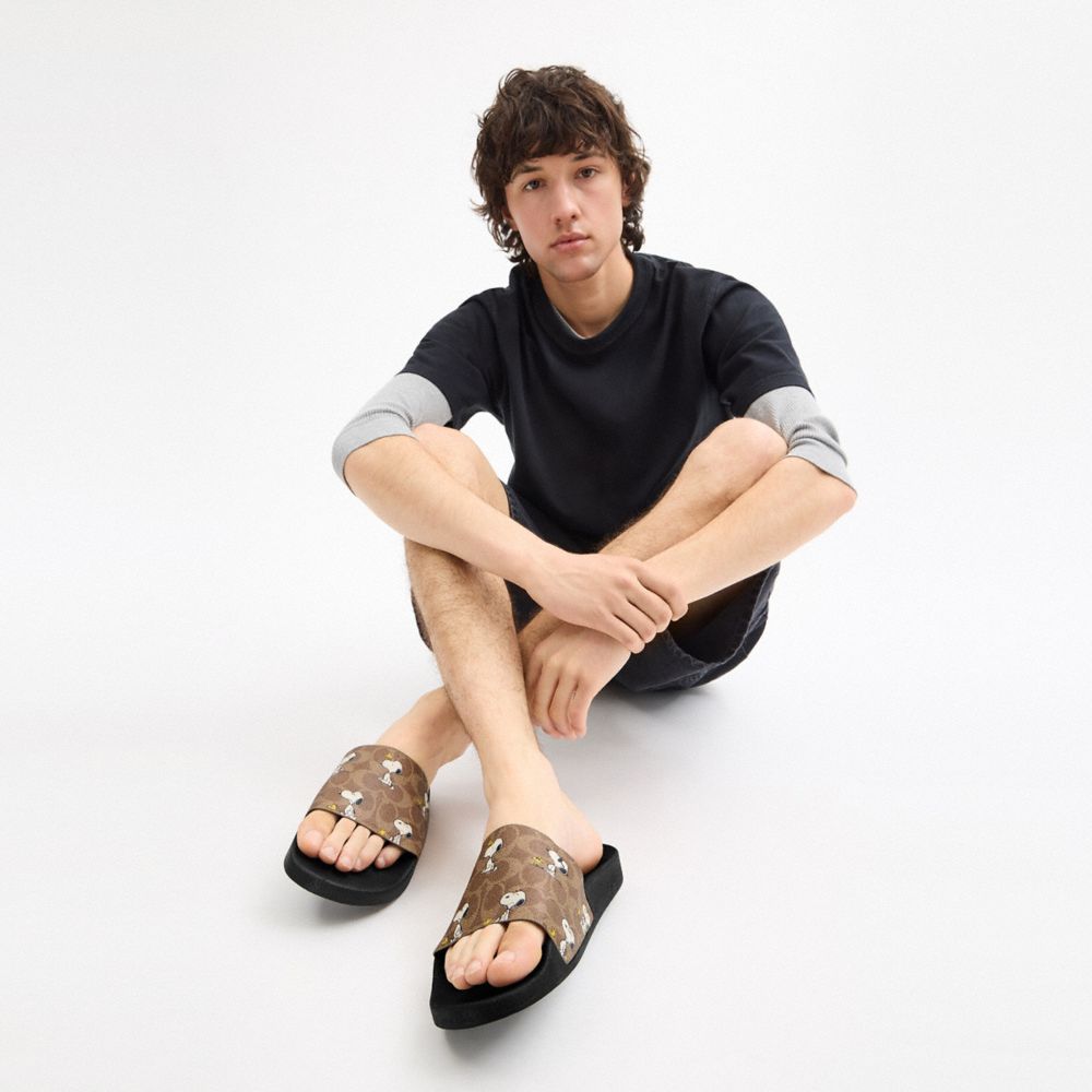 Coach X Peanuts Pool Slide In Signature Canvas With Snoopy Print