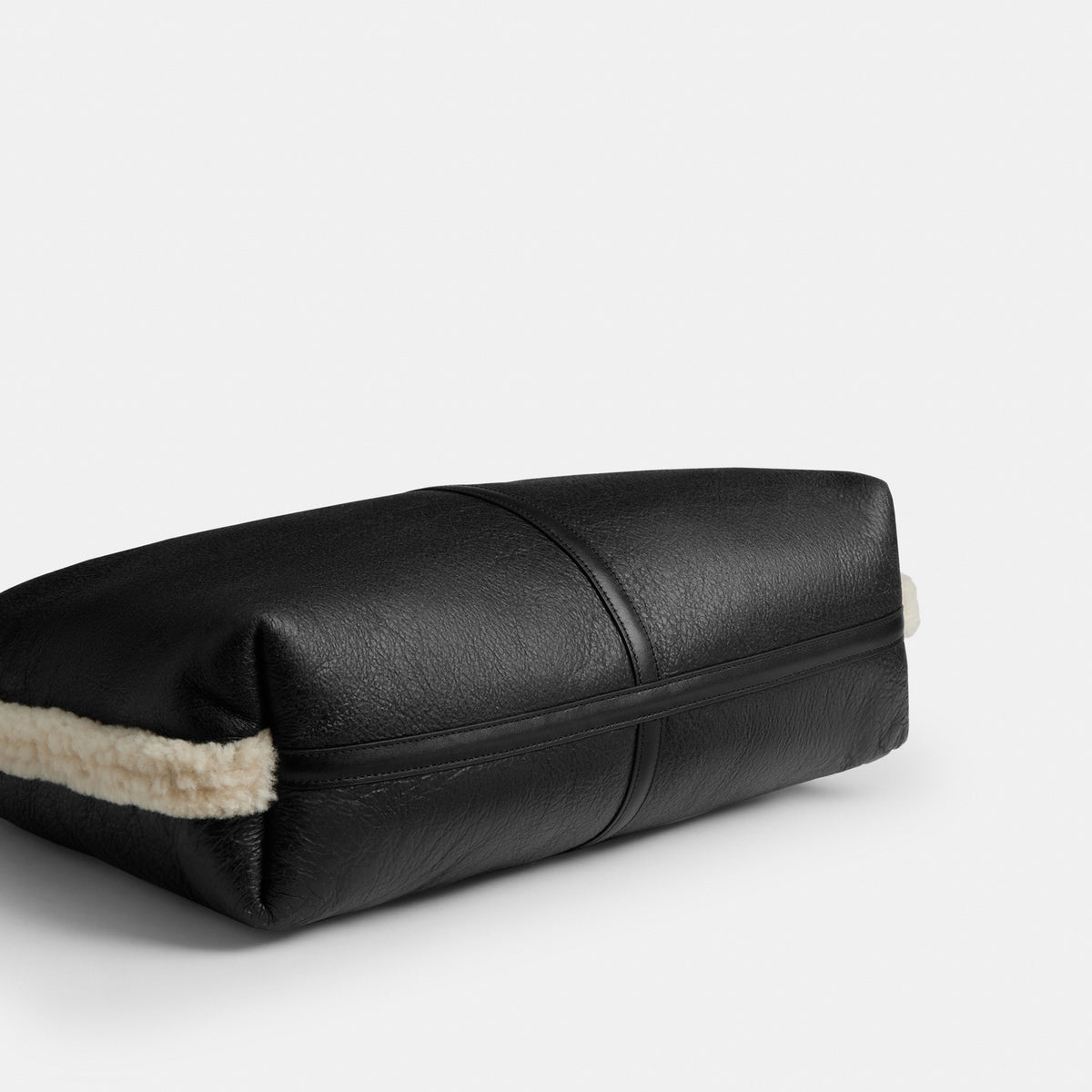 Brooklyn Shoulder Bag 39 In Shearling
