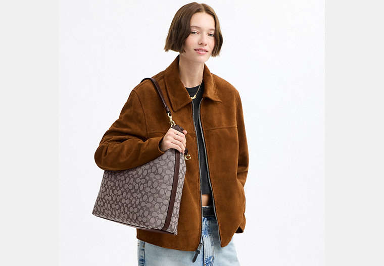 Juliet Shoulder Bag 38 In Signature Jacquard