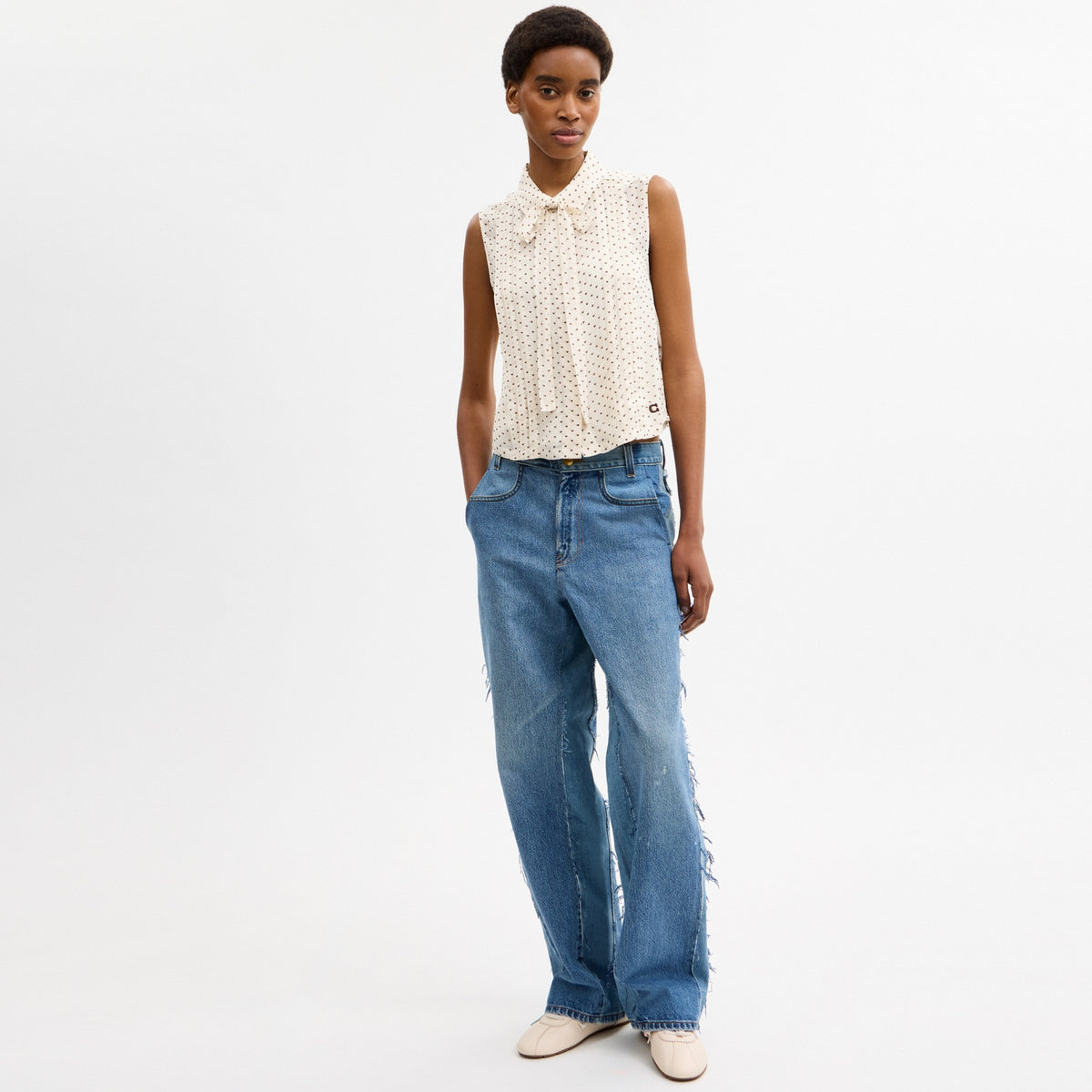 Cropped Sleeveless Blouse