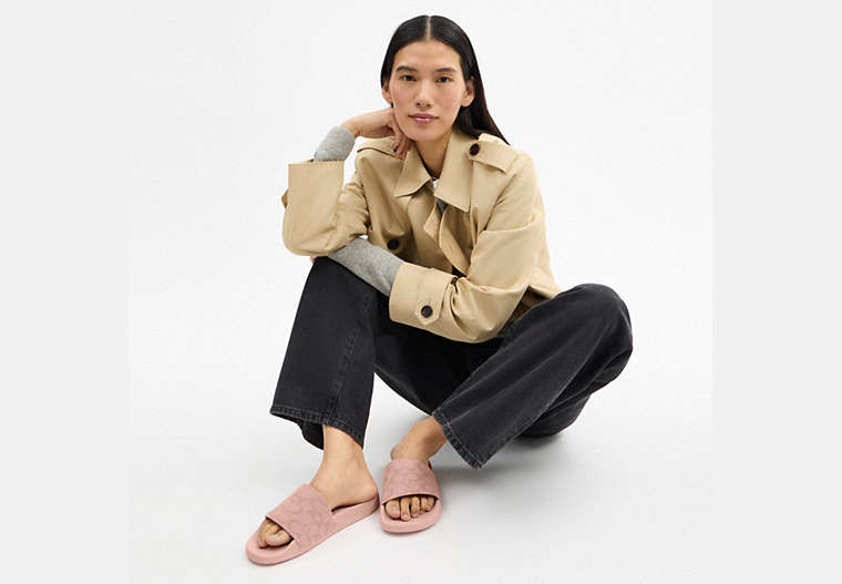 Udele Sport Slide In Signature Jacquard Canvas