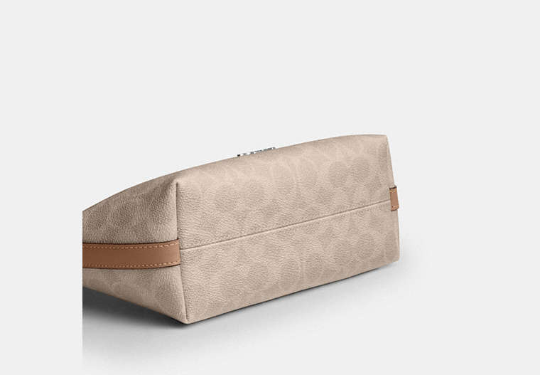 Caitlin Shoulder Bag In Signature Canvas