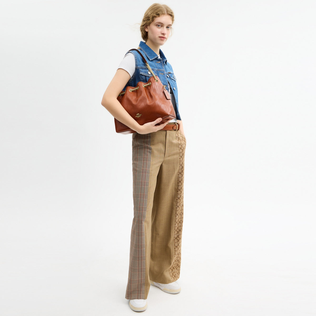 Evelyn Shoulder Bag With Quilting And Charm