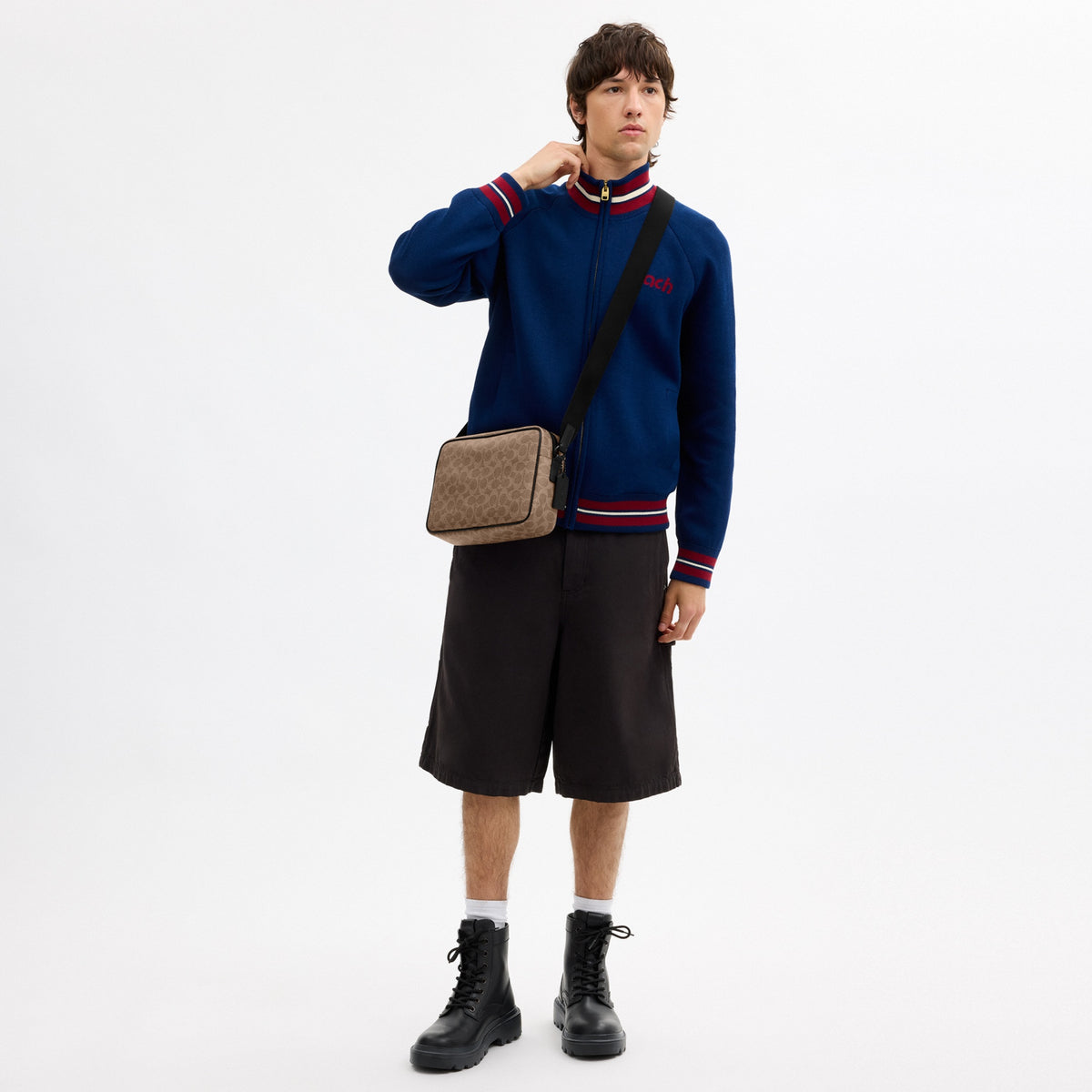 Colton Crossbody Bag 25 In Signature Canvas