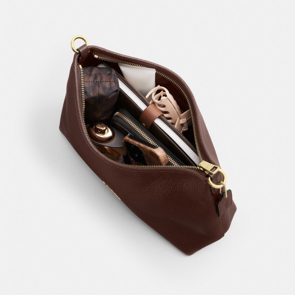 Laurel Shoulder Bag With Pockets In Loved Leather