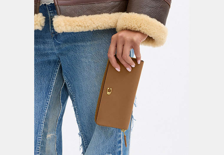 Essential Slim Accordion Zip Wallet