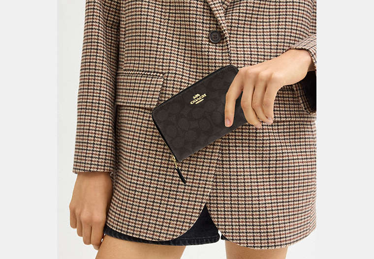 Medium Id Zip Wallet In Signature Canvas