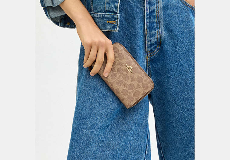 Medium Id Zip Wallet In Signature Canvas