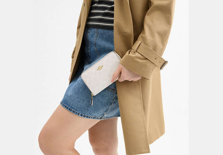 Medium Id Zip Wallet In Signature Canvas
