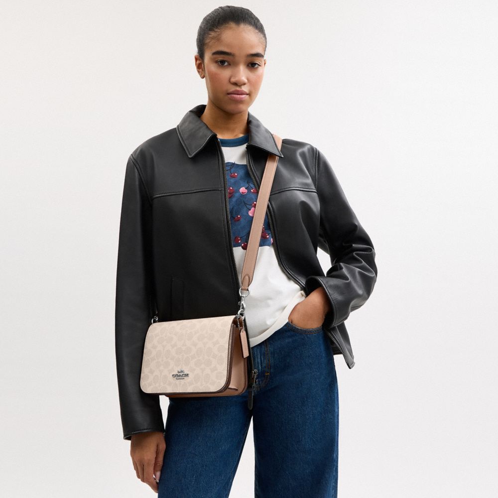 Quinn Bag In Signature Canvas