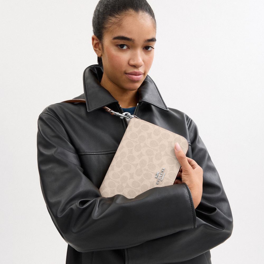 Quinn Bag In Signature Canvas