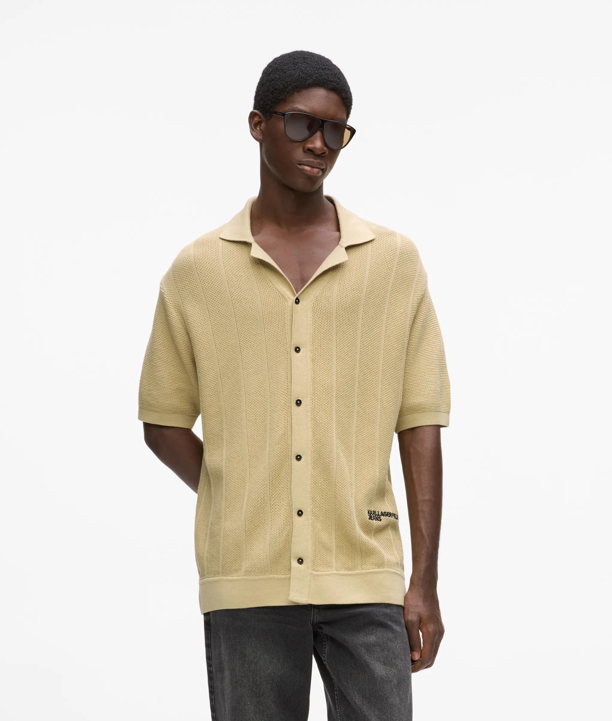 Short-sleeved knit polo shirt