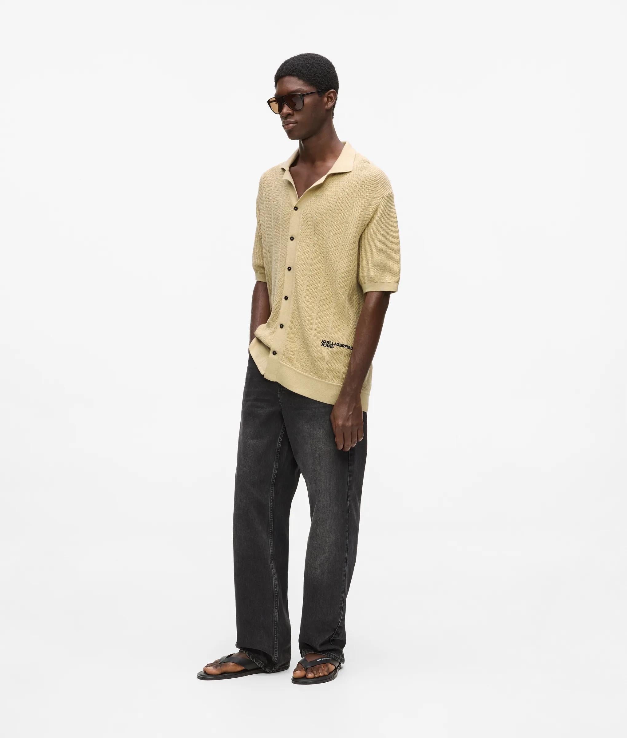Short-sleeved knit polo shirt