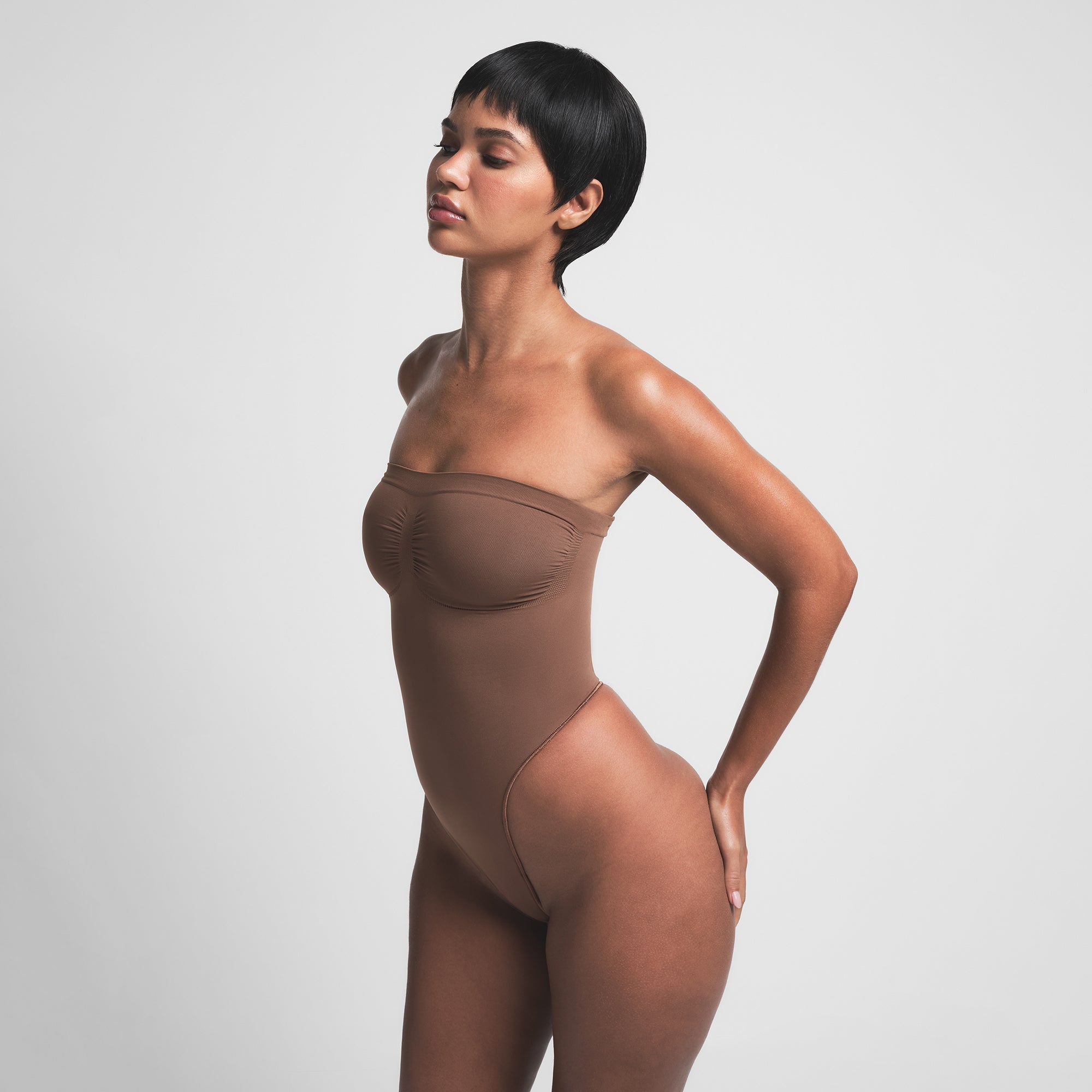 Seamless Sculpt Strapless Thong Bodysuit