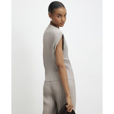 Grey Plisse Sleeveless Asymmetric Hem Top