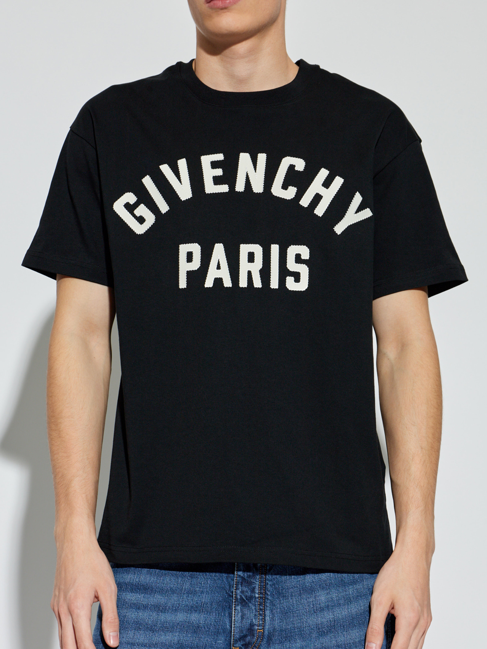 Givenchy Paris Logo Embroidered T-Shirt in Black