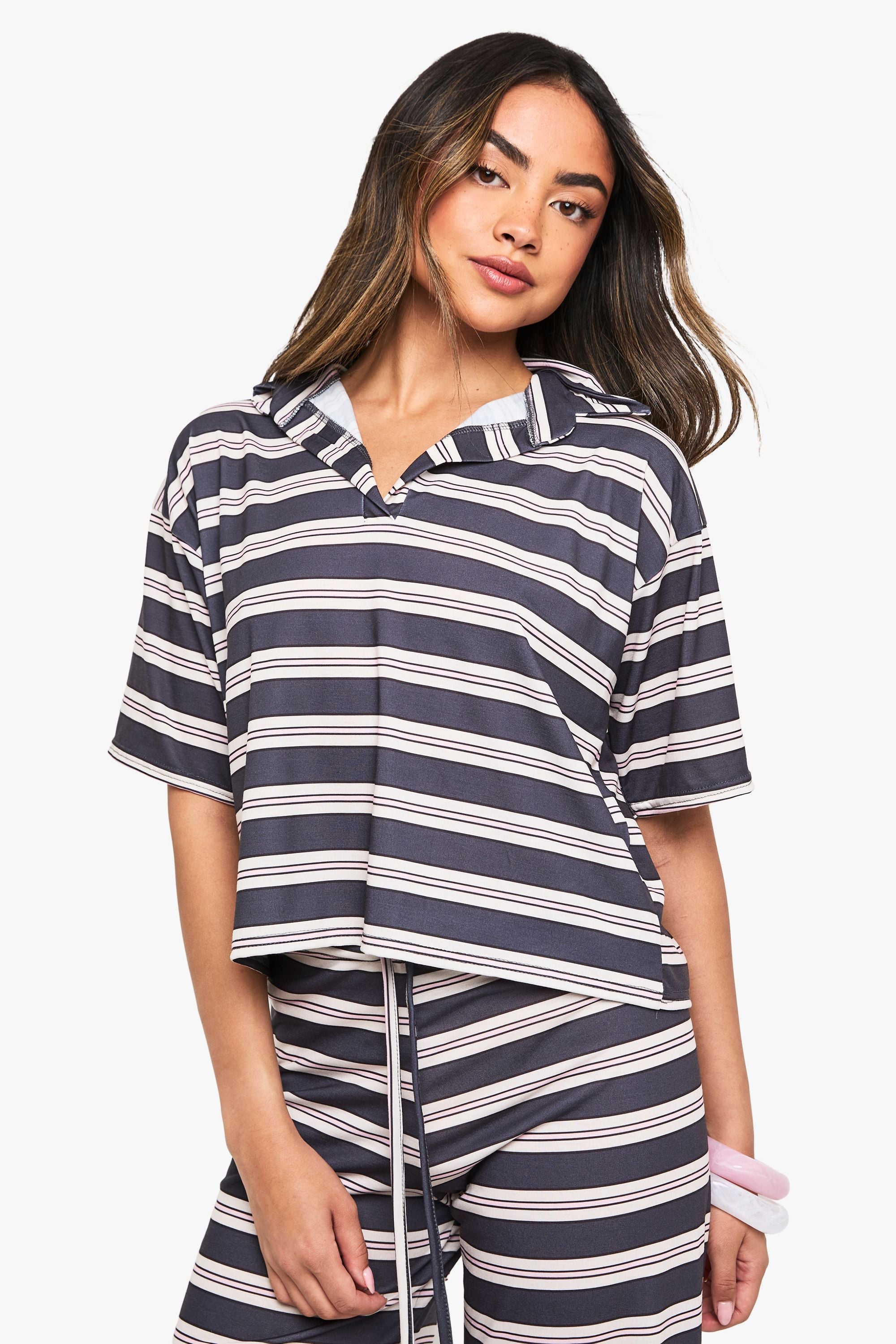 STRIPE COLLARED TOP