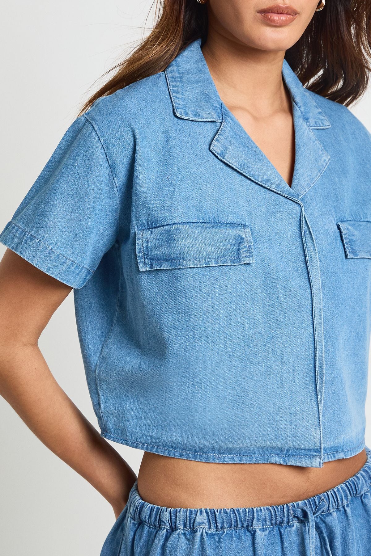 Chambray Cropped Short Sleeve Shirt