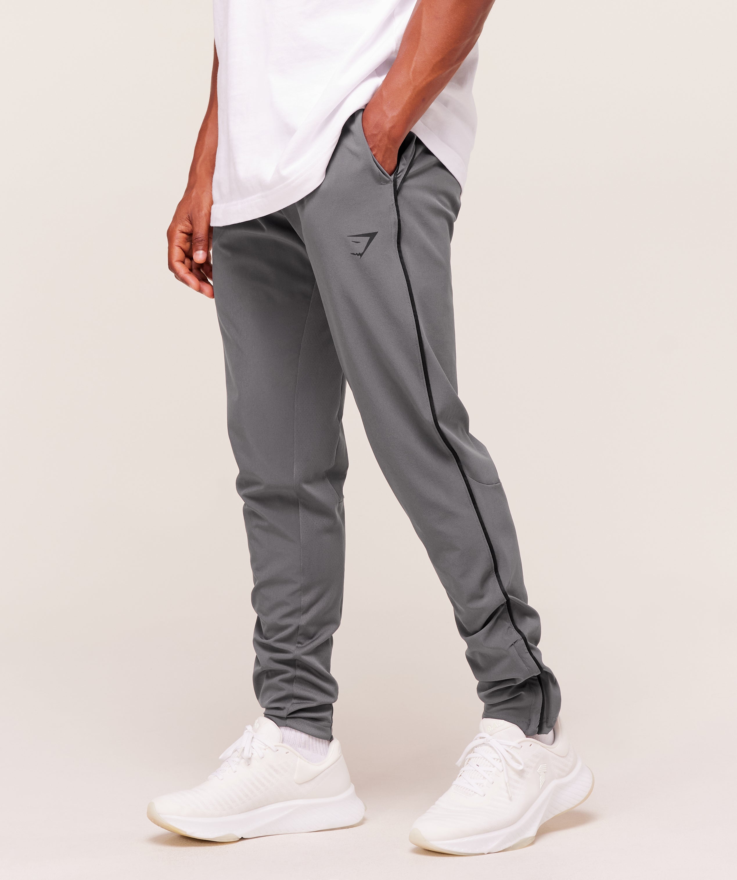 Gymshark Arrival Woven Block Joggers - Dark Grey