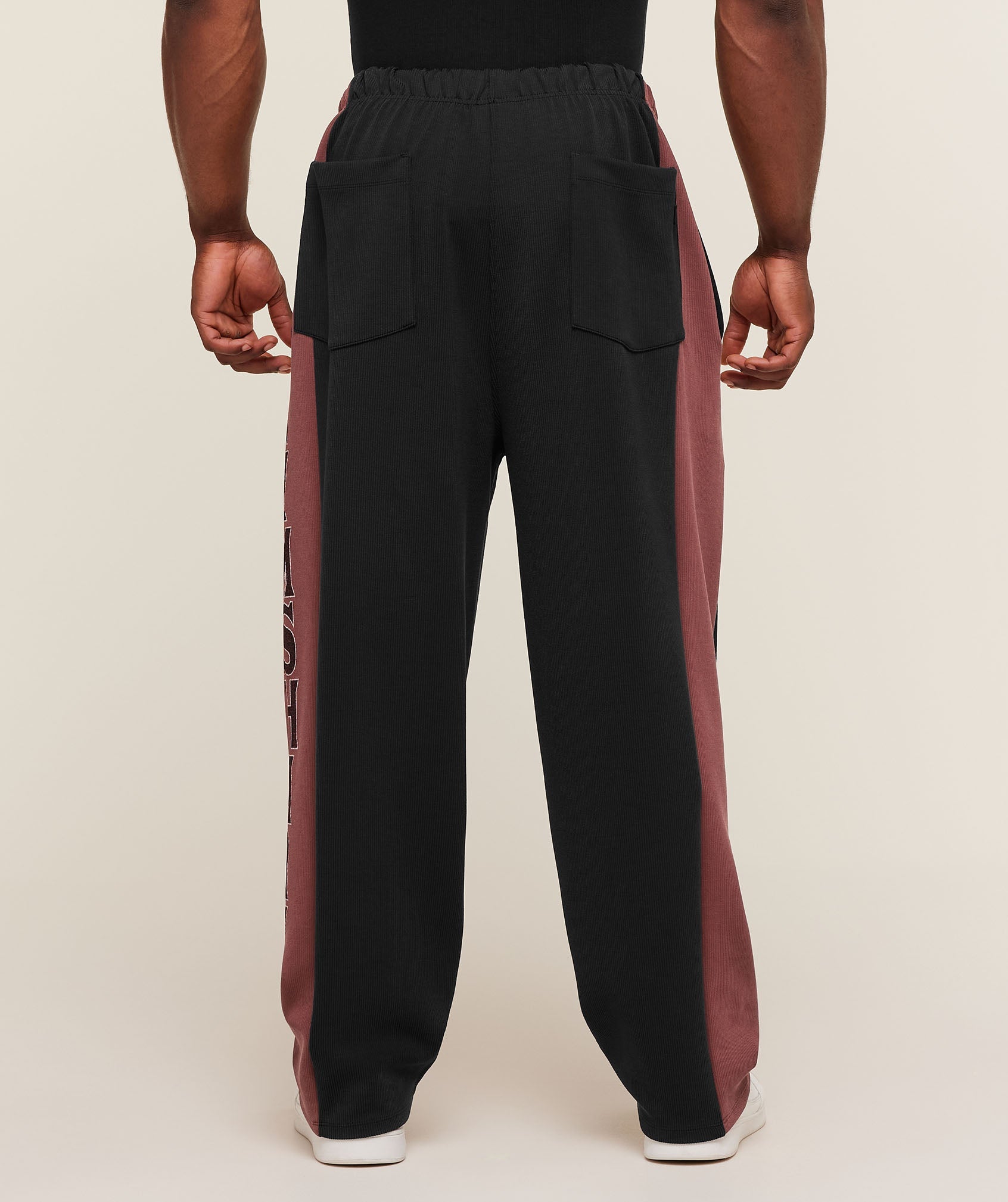 Gymshark Straight Leg Tracksuit Pant - Black/Burgundy Brown